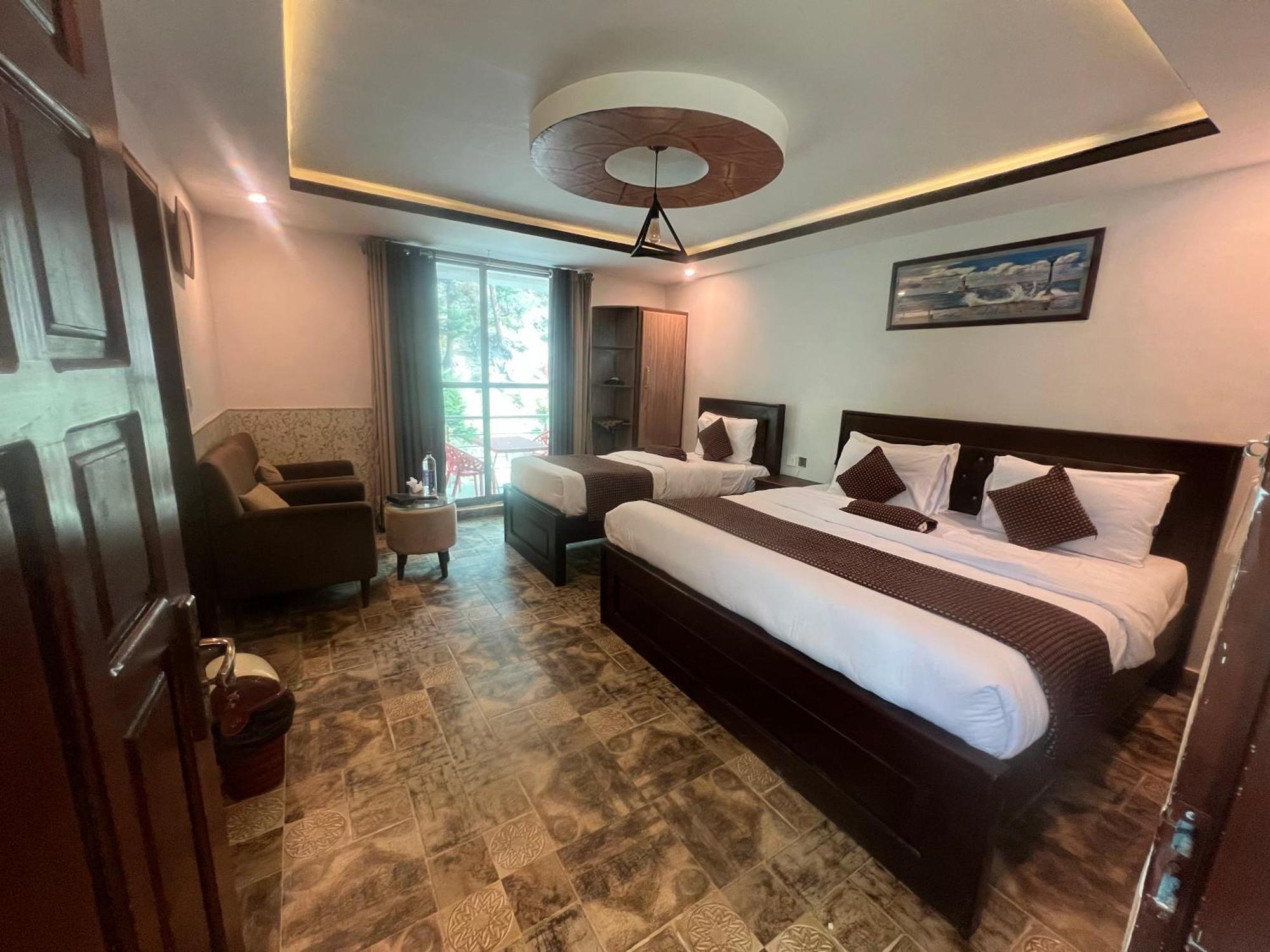 Hotel Birmingham Palace Kalam By Khan Familia 外观 照片