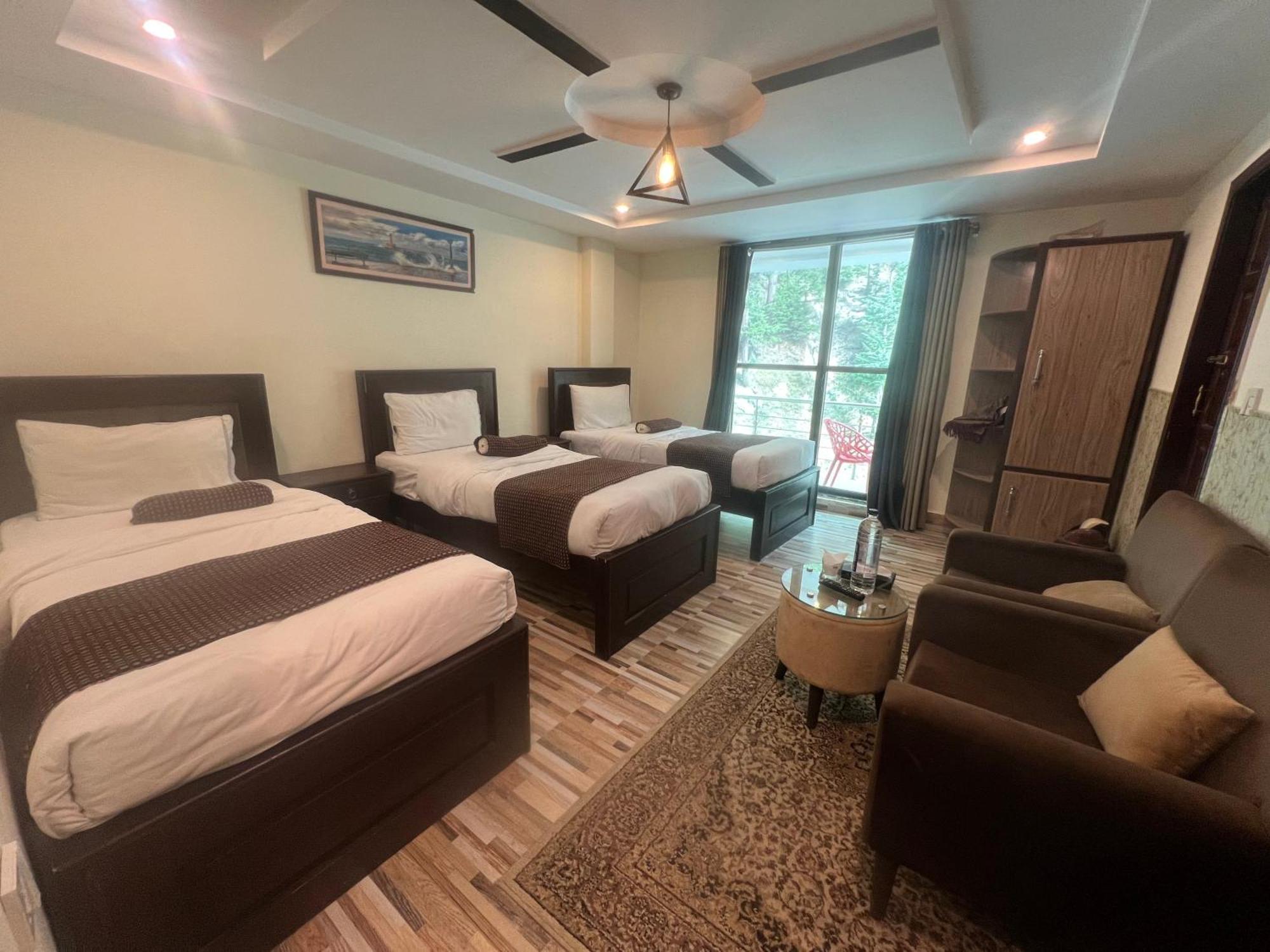 Hotel Birmingham Palace Kalam By Khan Familia 外观 照片