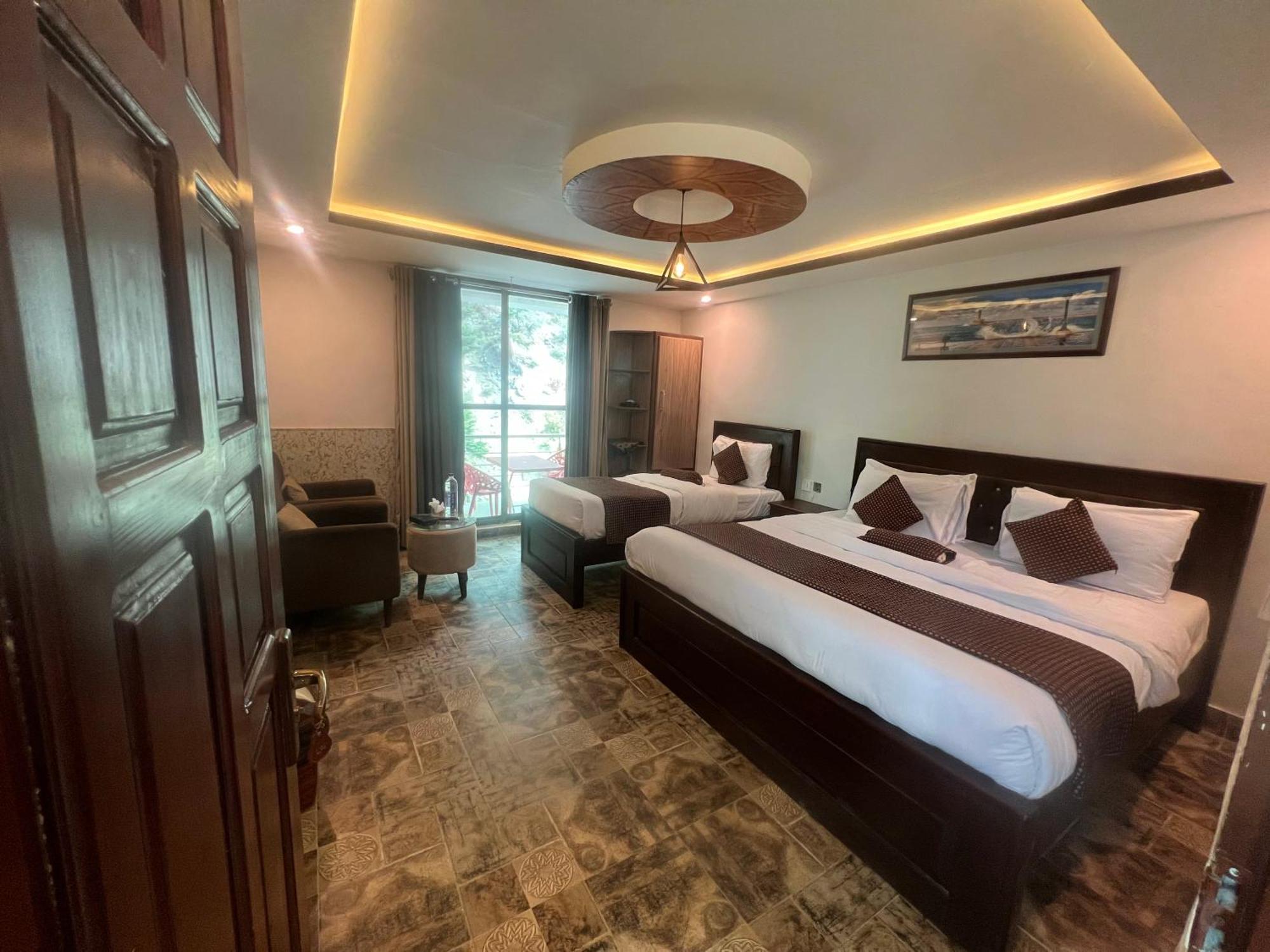Hotel Birmingham Palace Kalam By Khan Familia 外观 照片