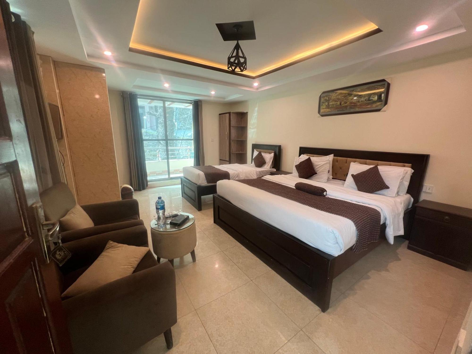 Hotel Birmingham Palace Kalam By Khan Familia 外观 照片